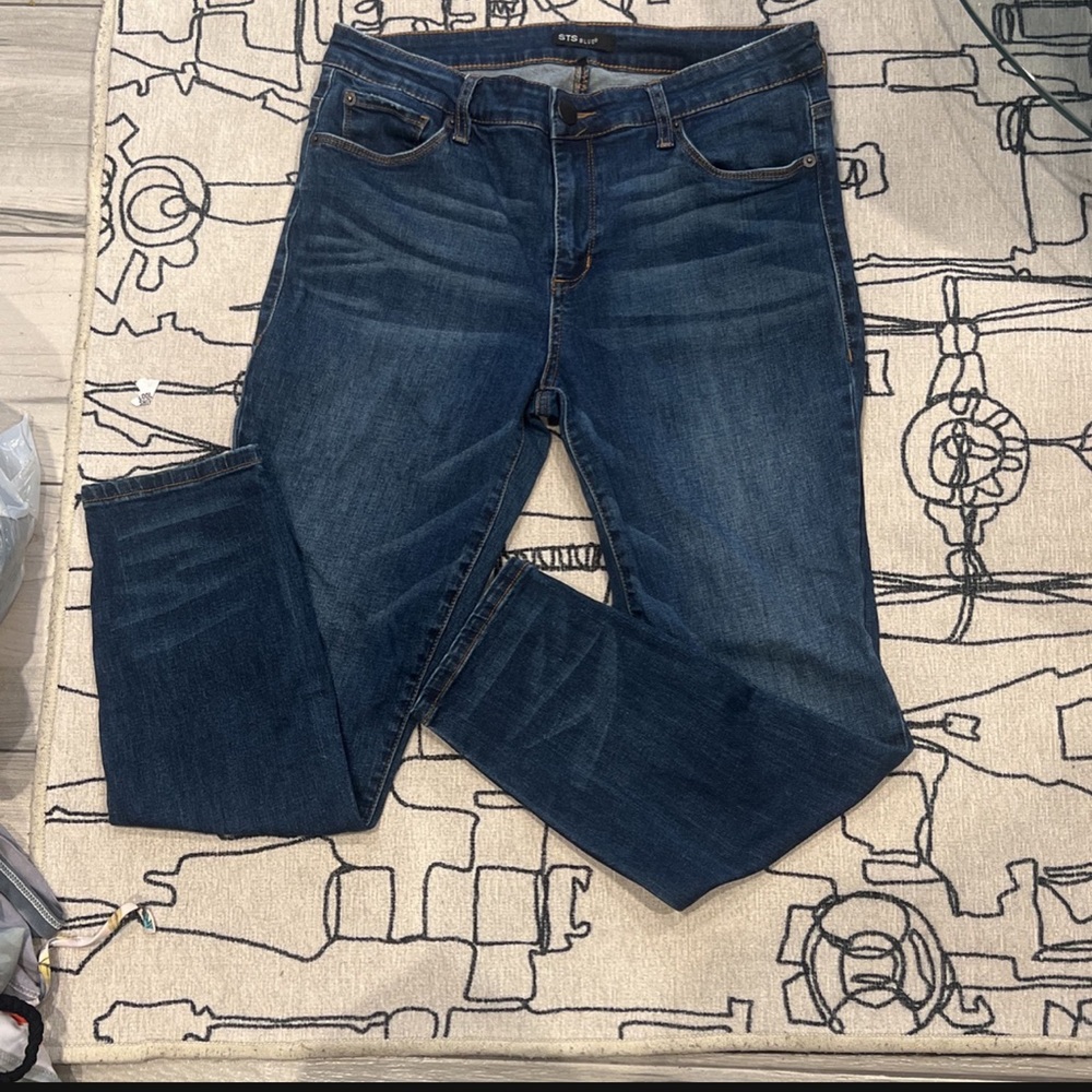 Cute denim jeans and comfy (: